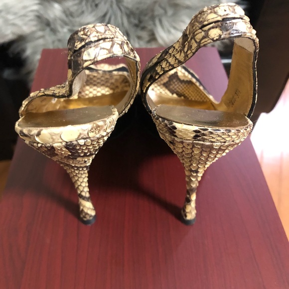 Dolce & Gabbana black satin heel - Picture 3 of 7